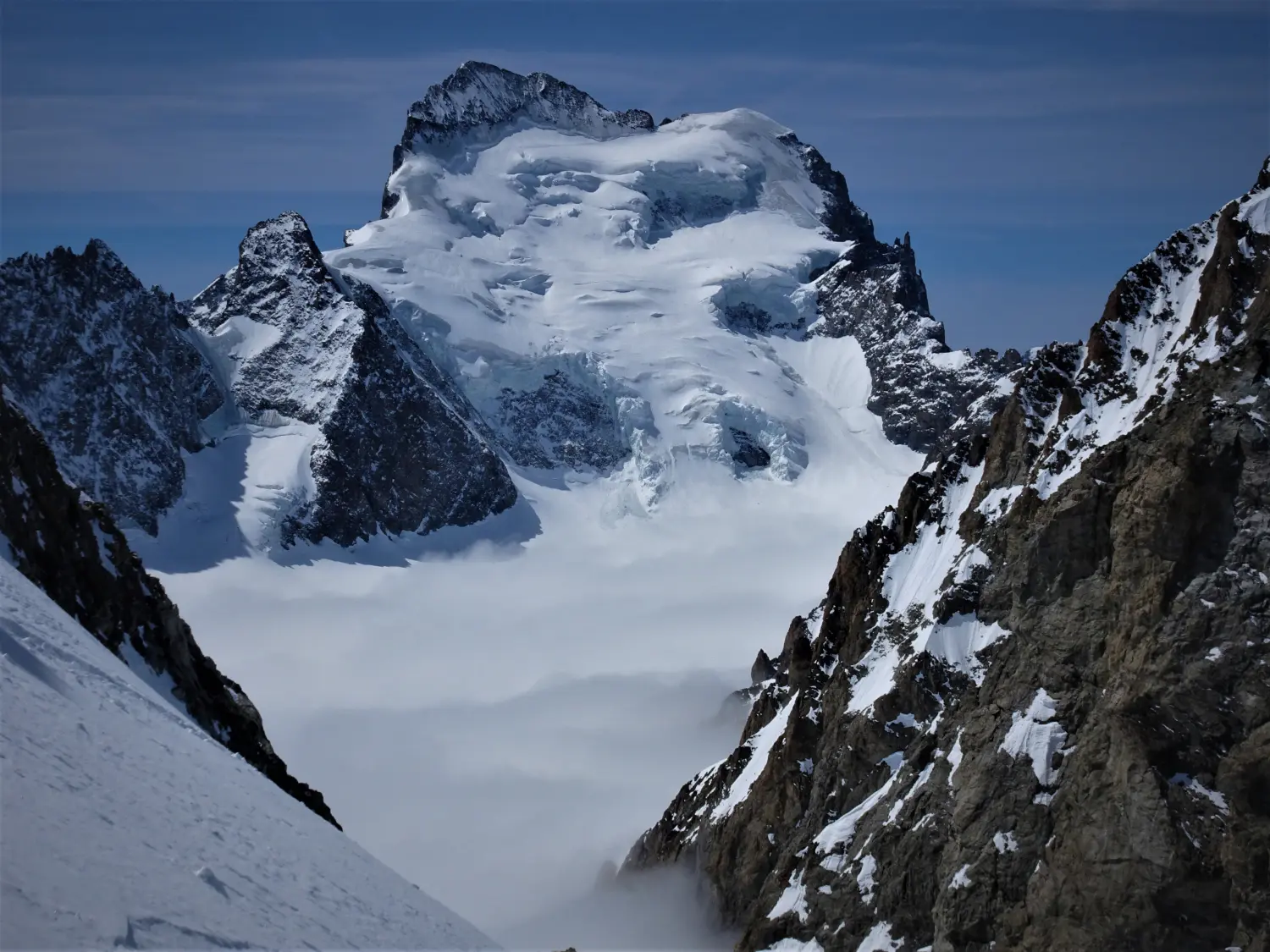 Skihochtour Écrins Überquerung bei Bergspur